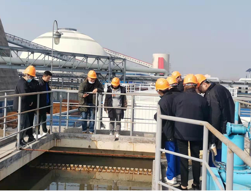 魯東環(huán)保對(duì)客戶進(jìn)行反滲透日常維護(hù)、故障診斷技術(shù)培訓(xùn)